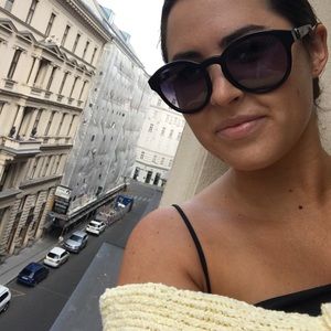 Meet your Posher, Alissa